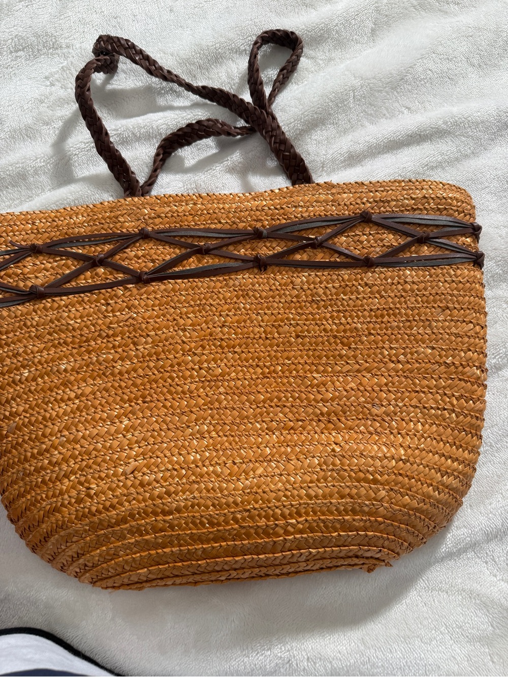 White Stag Boho Woven Straw Tote Bag with Faux Leather Tassel Detail - Picture 6 of 8